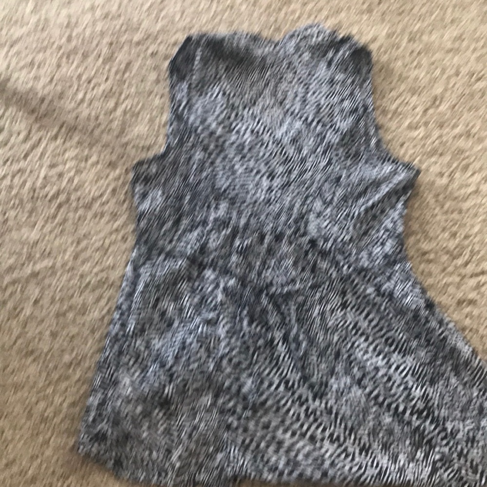 Top - Picture 2 of 2